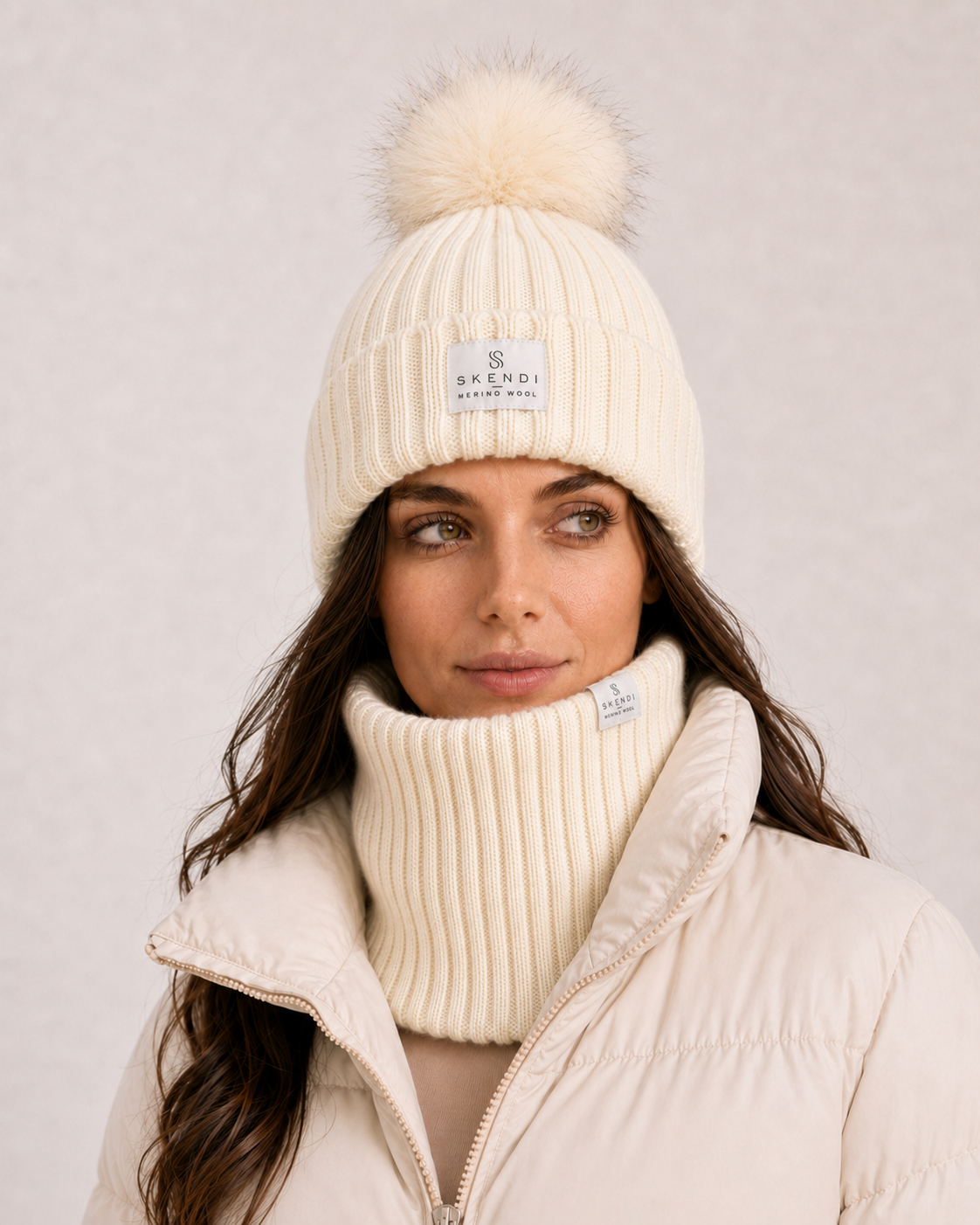 Damski zestaw 100% Merino – Czapka z pomponem + Komin – Ecru