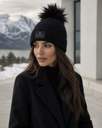 Czapka Damska 100% Merino z Pomponem – Czarna